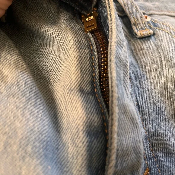 Red tag Levi distressed Bermuda shorts - Picture 8 of 11